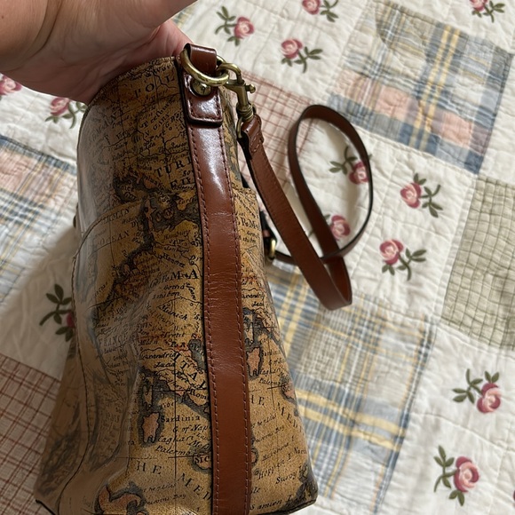 Patricia Nash European Map 13” x 10” x 5”leather adjustable strap crossbody bag - Picture 4 of 13